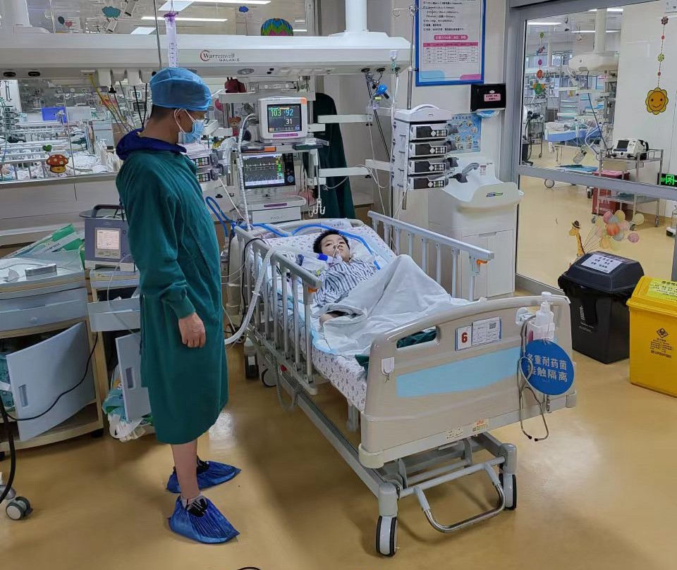 明光市跨省救护车出租公司